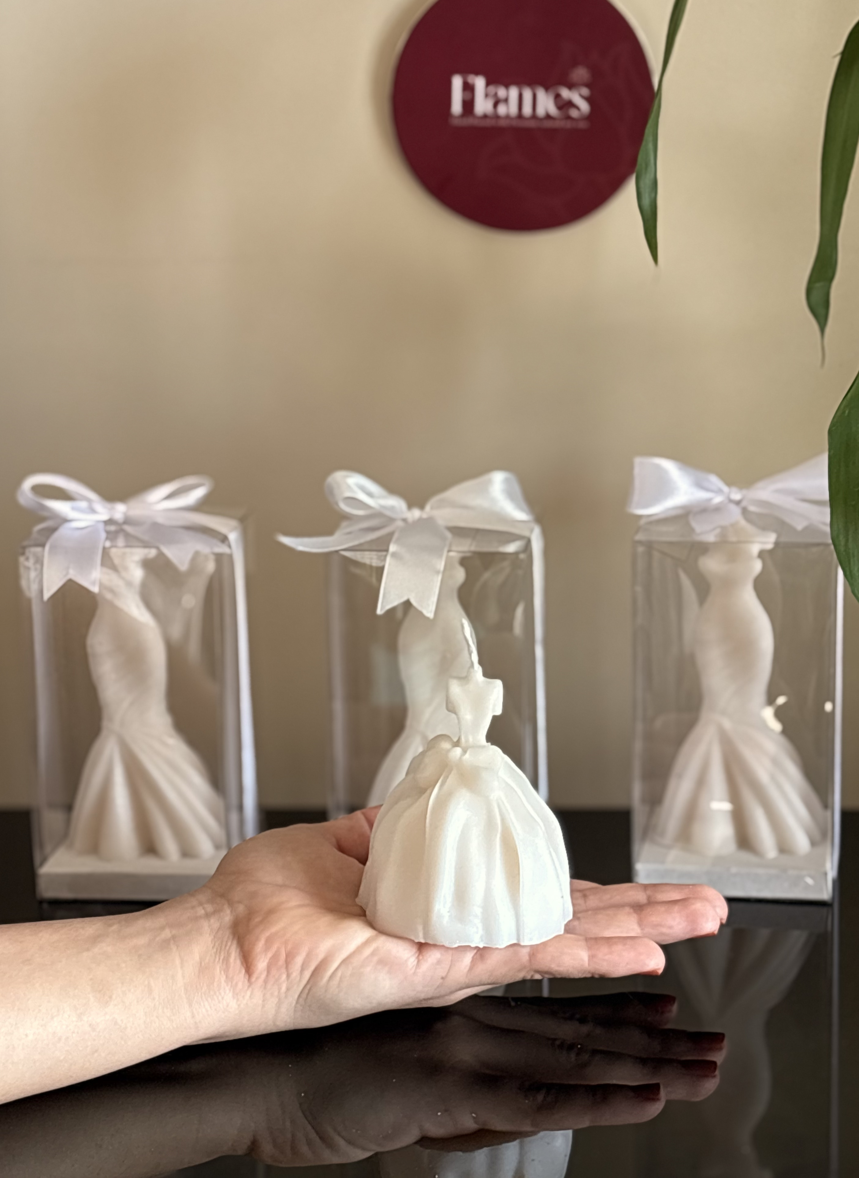 Sculpted Dress Candle 🤍